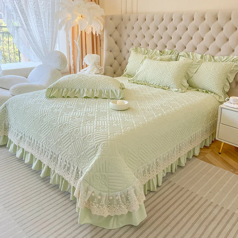 Afralia™ Lace Ruffles Quilted Bedspread Set with Pillowcases