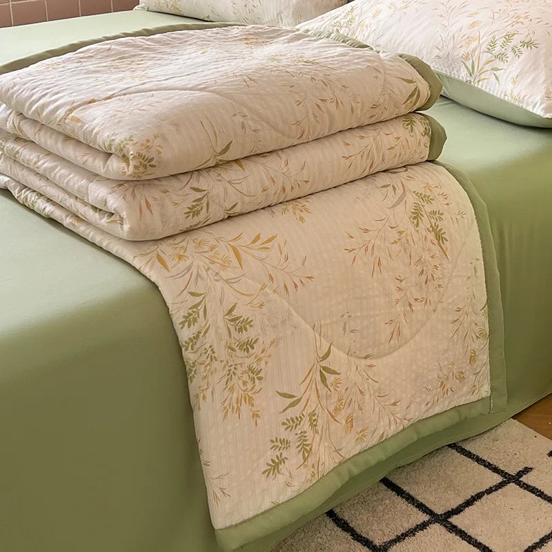 Afralia™ Floral Print Cooling Blanket – Lightweight Polyester Quilted Blanket