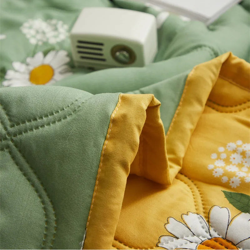 Afralia™ Daisy Print Quilted Summer Quilt Set in Soft Breathable Fabric
