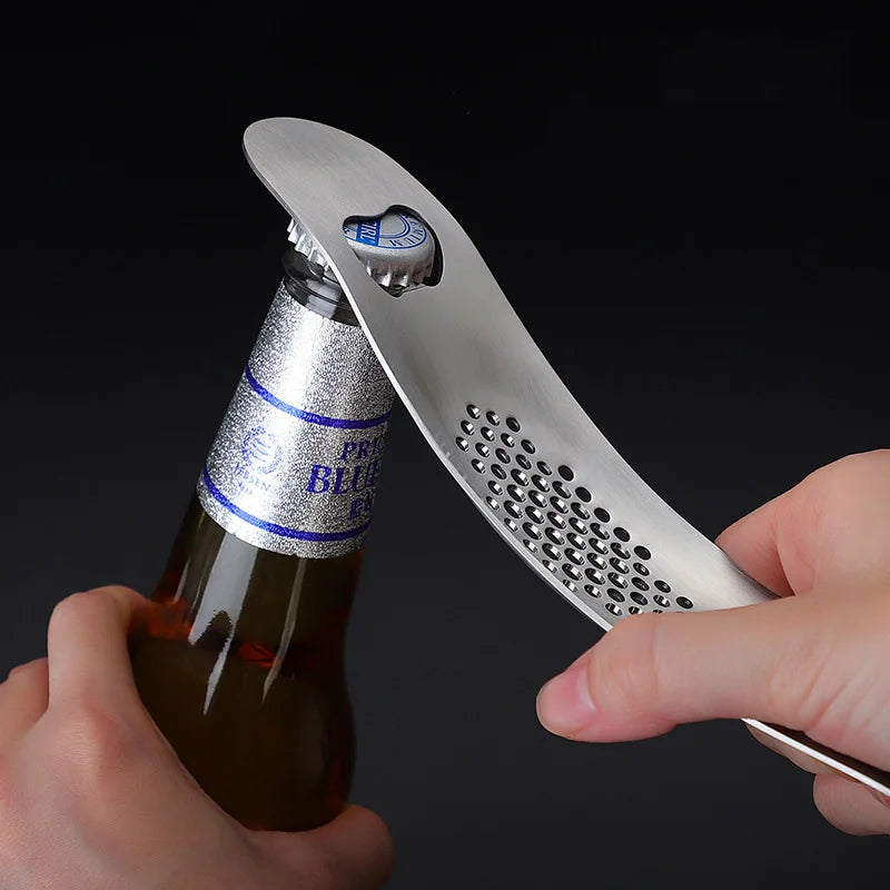 Afralia™ Garlic Press - Kitchen Gadget for Vegetables and Fruits