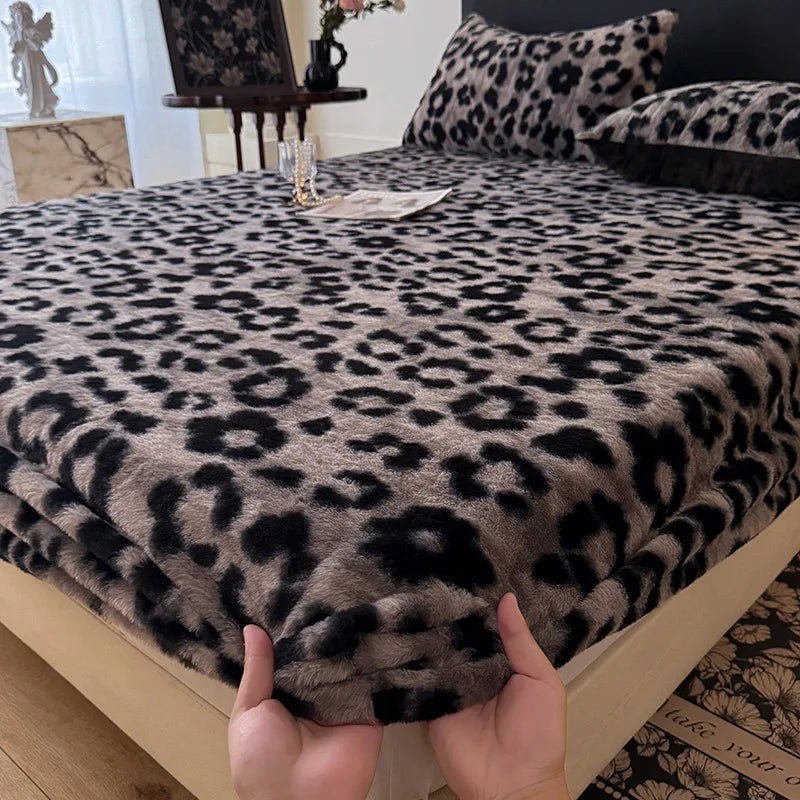Afralia™ Winter Faux Rabbit Fur Fitted Sheet - Warm & Non-Slip Mattress Cover - Dark Pattern Printed