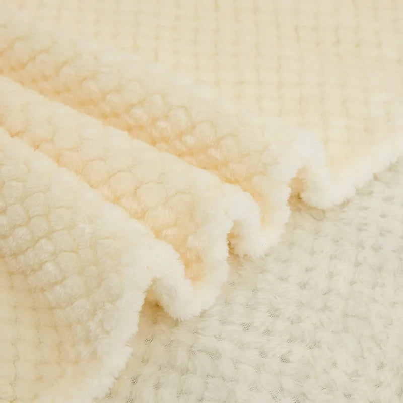 Afralia™ Pineapple Grid Flannel Blanket: Lightweight & Cozy for All Seasons