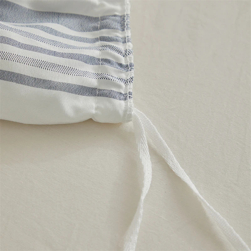 Afralia™ Luxury Striped Cut Flowers King Duvet Set with Tassels & Pillowcases