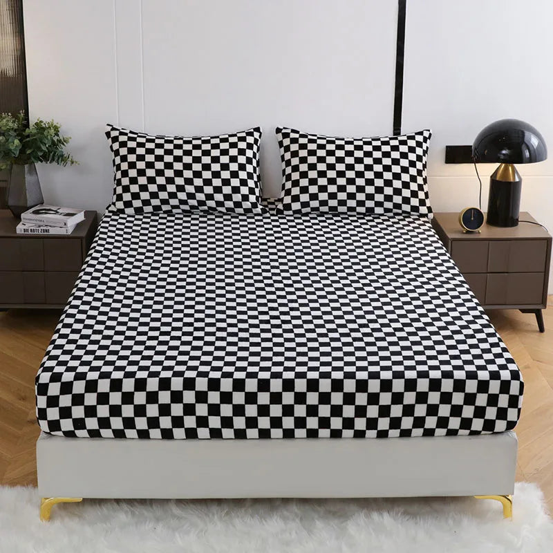 Afralia™ Milk Velvet Fitted Bed Sheet | Thick Flannel Mattress Cover | Non-Slip, Warm | Black & White