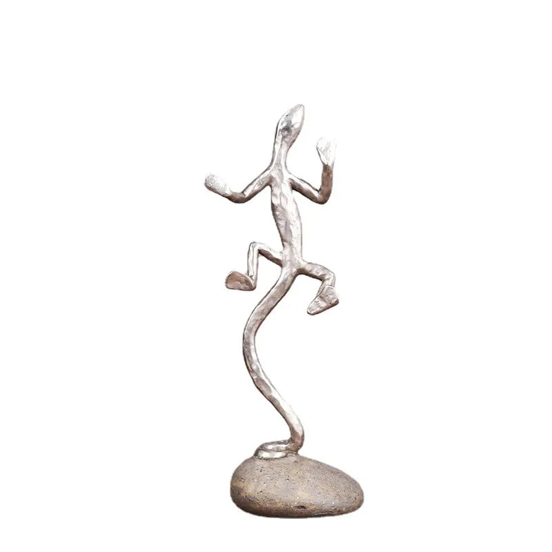 Afralia™ Gecko Lizard Resin Candlestick: Home Decor Figurine & Candelabrum