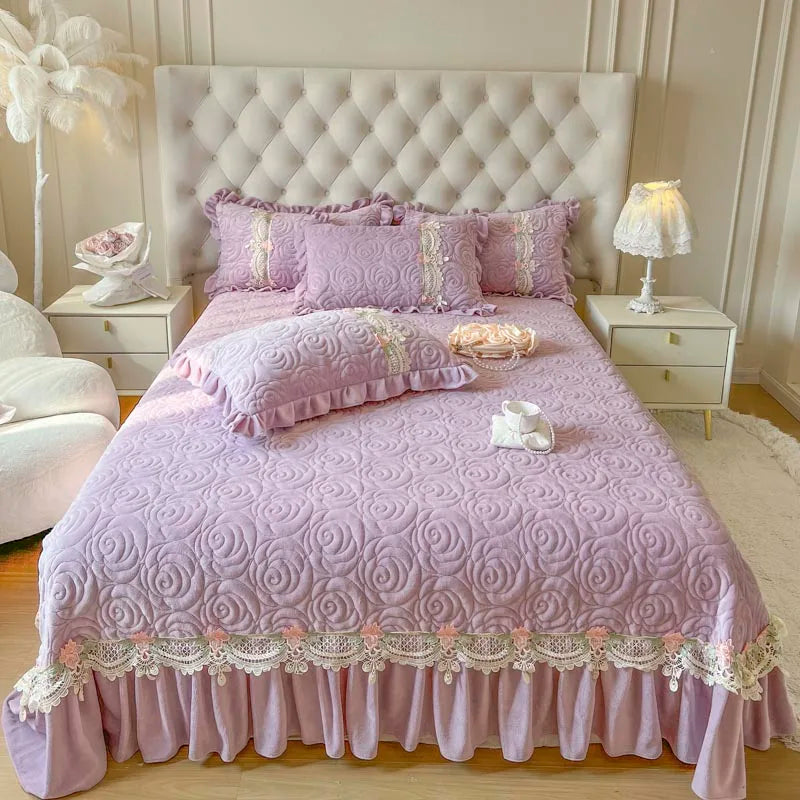 Afralia™ Velvet Floral Lace Quilted Bedding Set With Pillowcases