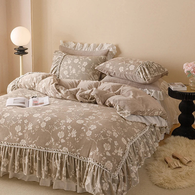 Afralia™ Vintage Flowers Ruffles Bedding Set in White Lace Design