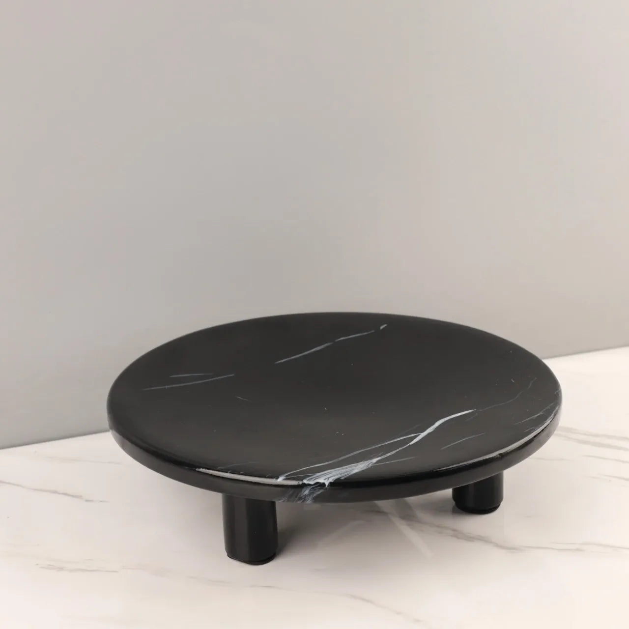 Afralia™ Imitation Marble Resin Three-Legged Fruit Tray - Minimalist Desktop Decoration