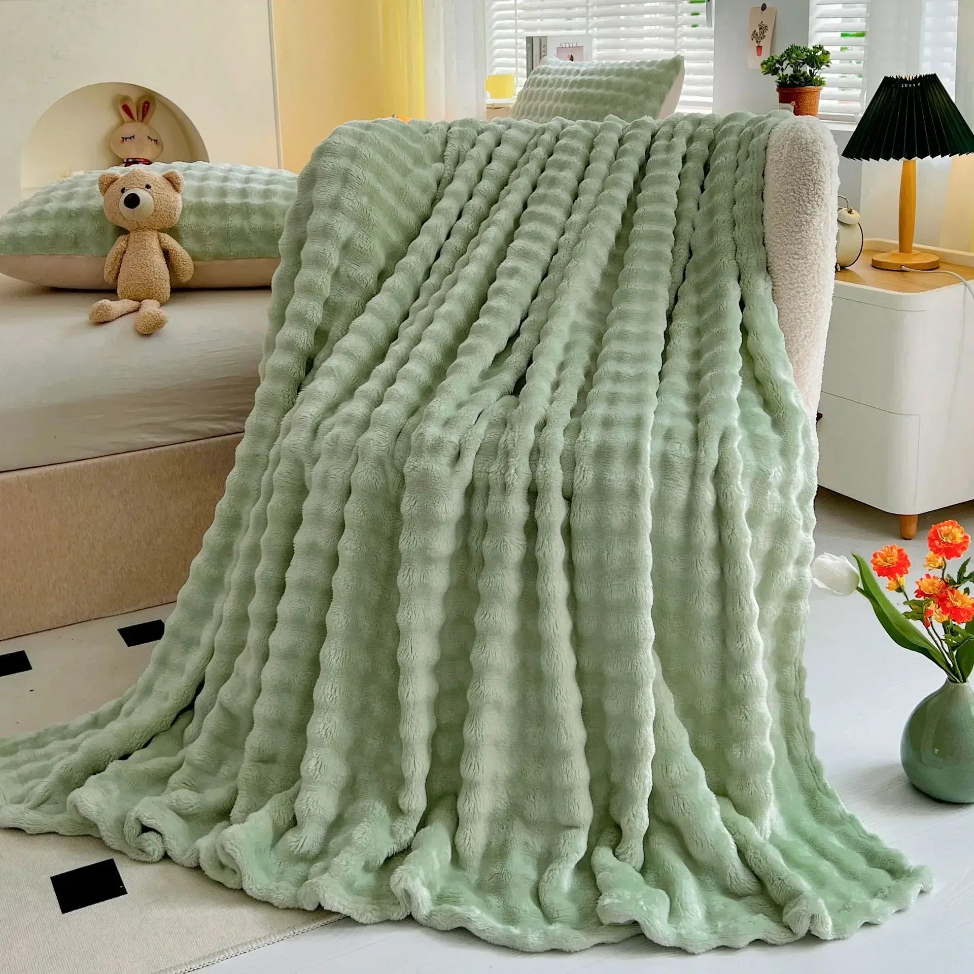 Afralia™ Soft Plush Faux Rabbit Fur Throw Blanket - White Striped Luxury Fluffy Blanket