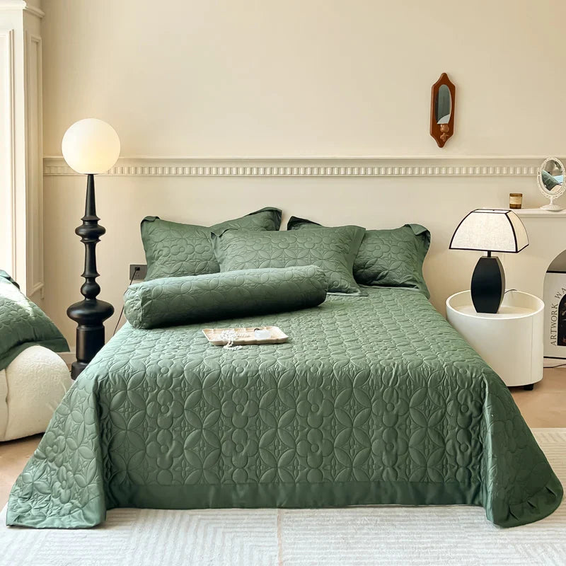 Afralia™ Eucalyptus Fiber Bedspread for a Cooling, Silky Bed Experience