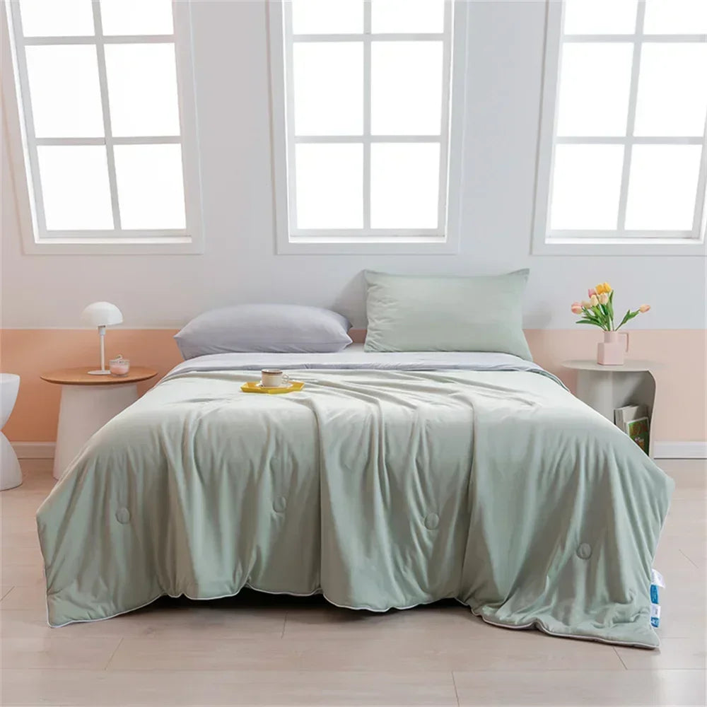 Afralia™ Lightweight Cool Quilt Summer Throws in Solid Colors Twin Queen Size