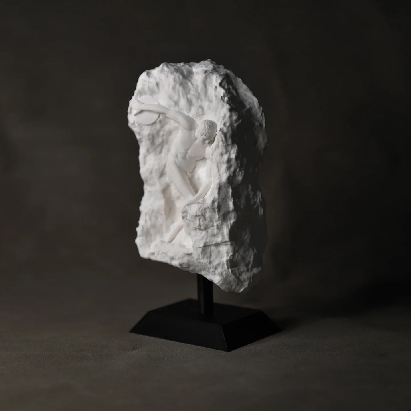 Afralia™ Discus Throwing Nude Sculpture Home Decor Figurine