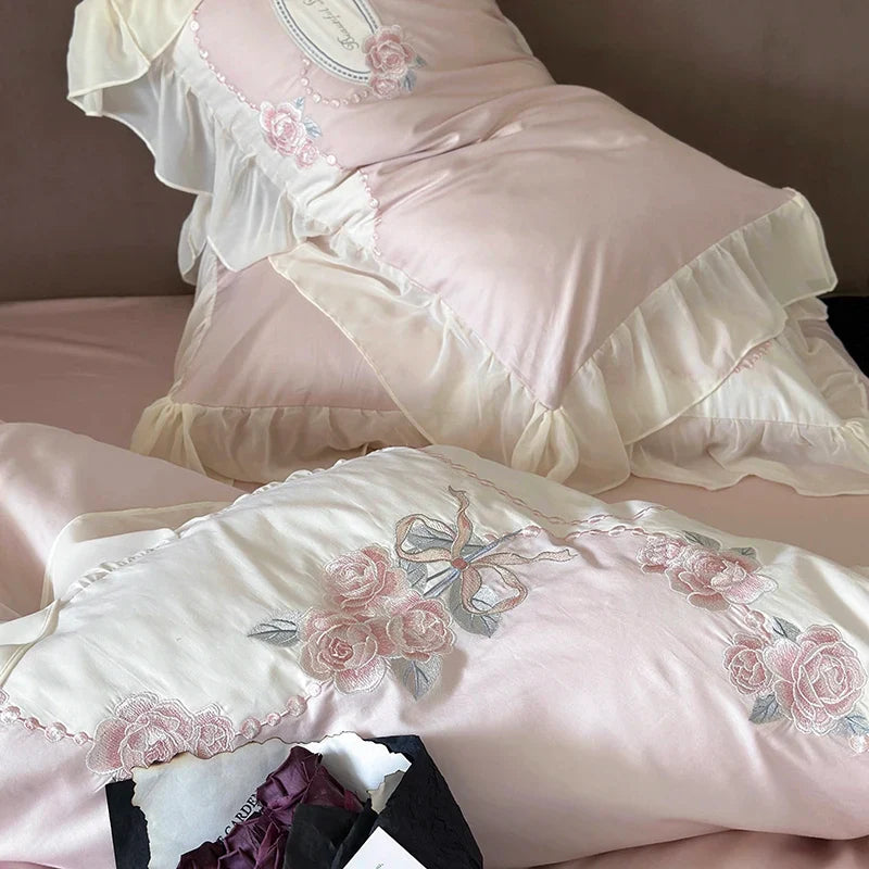 Afralia™ Egyptian Cotton Flowers Bedding Set with Lace Ruffles, Queen/King, 1000TC