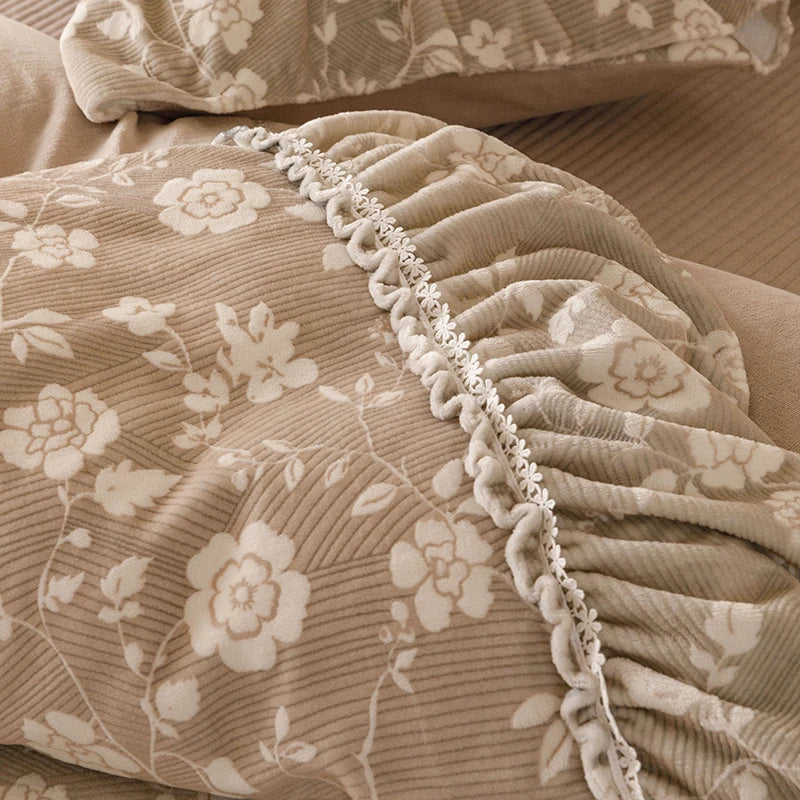 Afralia™ Vintage Flowers Ruffles Bedding Set in White Lace Design