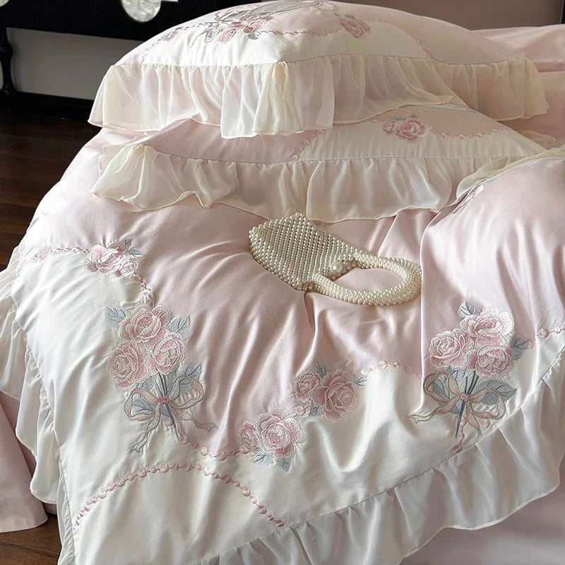 Afralia™ Egyptian Cotton Flowers Bedding Set with Lace Ruffles, Queen/King, 1000TC