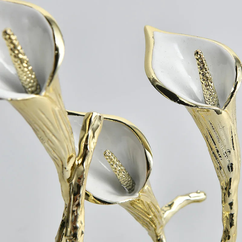 Afralia™ Metal Horseshoe Lotus Candle Holder - Elegant Home Decor