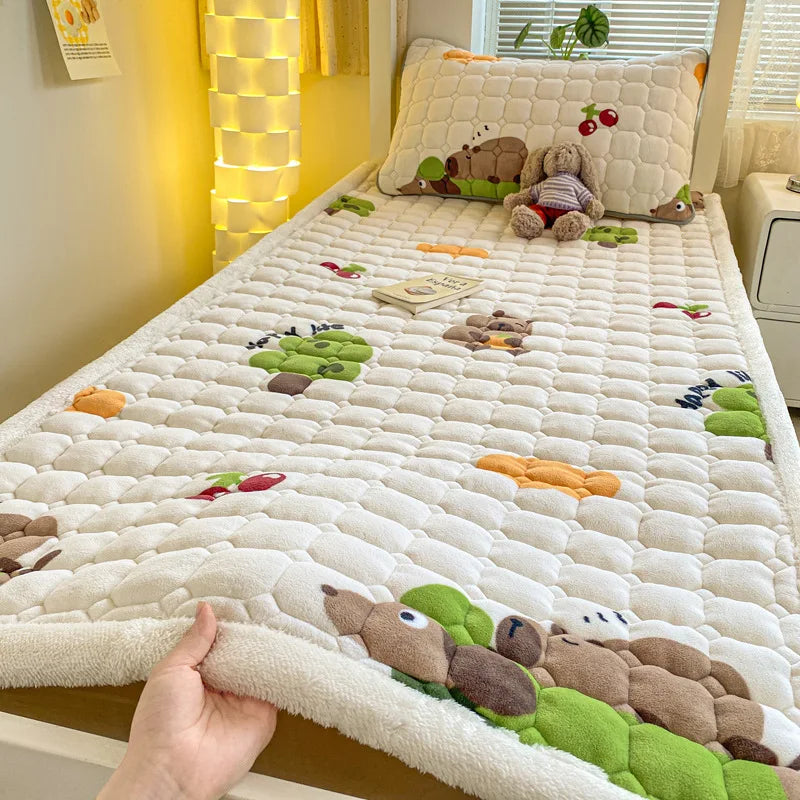 Afralia™ Winter Milk Velvet Bedspread King Size Quilted Mattress Pad Mattress Protector