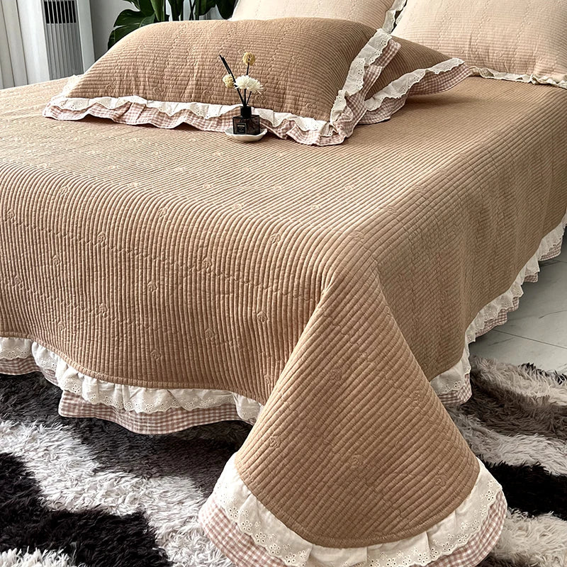 Afralia™ Lace Ruffles Quilted Bedspread Set with Pillowcases Queen Size