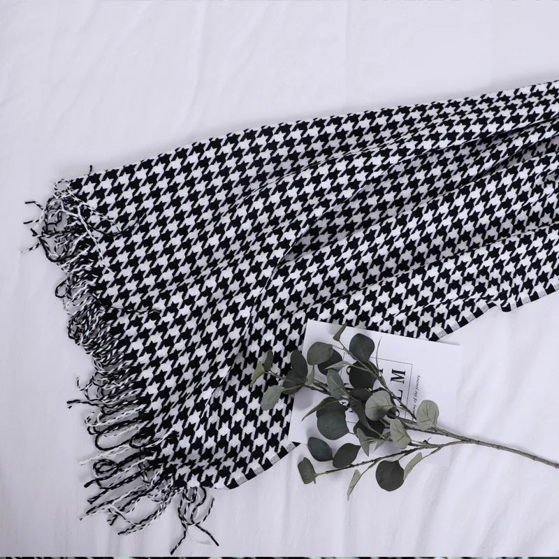 Afralia™ Houndstooth Throw Blanket