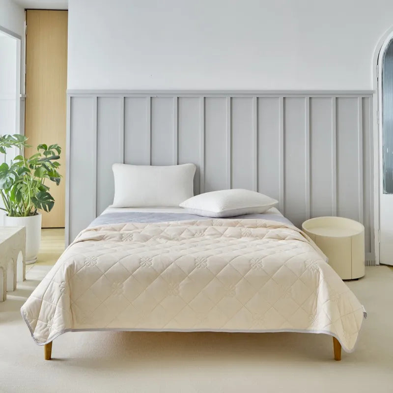 Afralia™ Cool Summer Blanket: Lightweight Soft Ice Cooling Comforter for Hot Sleepers