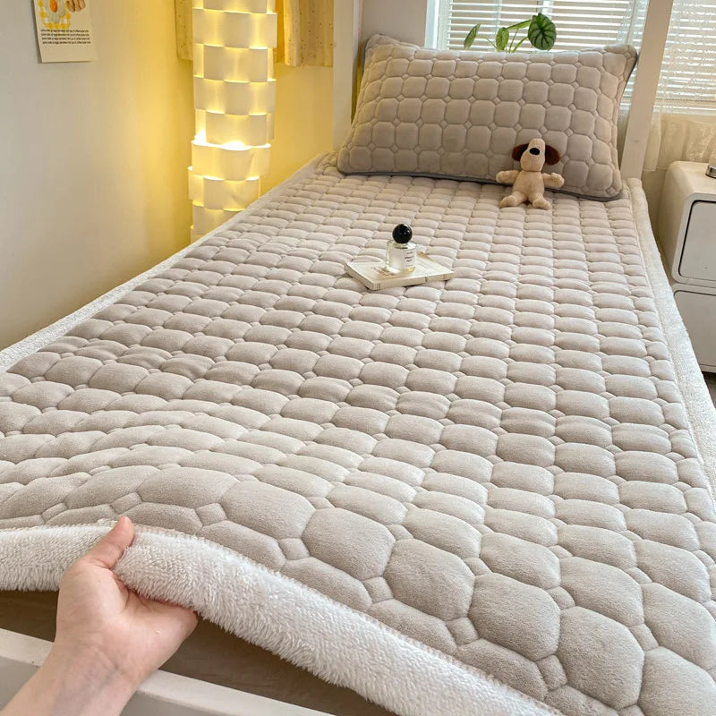 Afralia™ Winter Milk Velvet Bedspread King Size Quilted Mattress Pad Mattress Protector