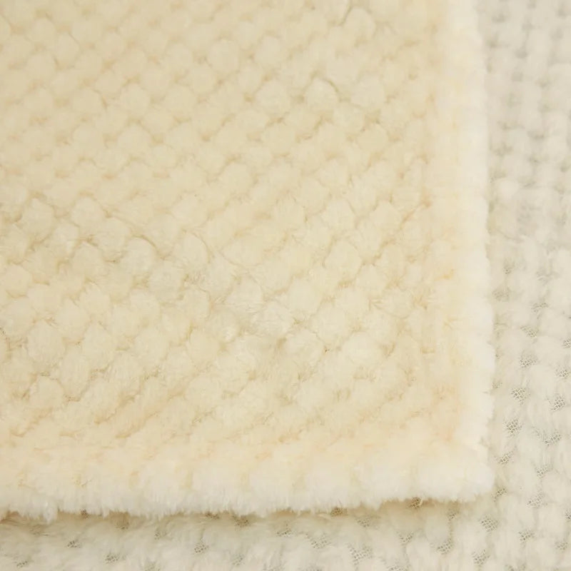 Afralia™ Pineapple Grid Flannel Blanket: Lightweight & Cozy for All Seasons