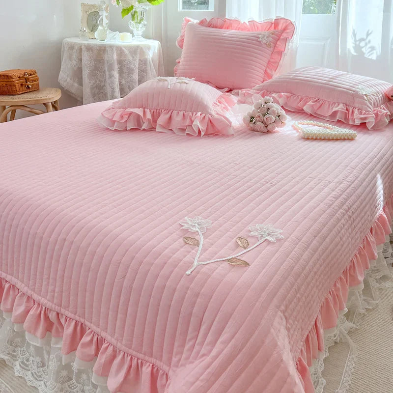 Afralia™ Handmade Lace Flowers Quilted Bedspread Coverlet Queen Double Mattress Cover