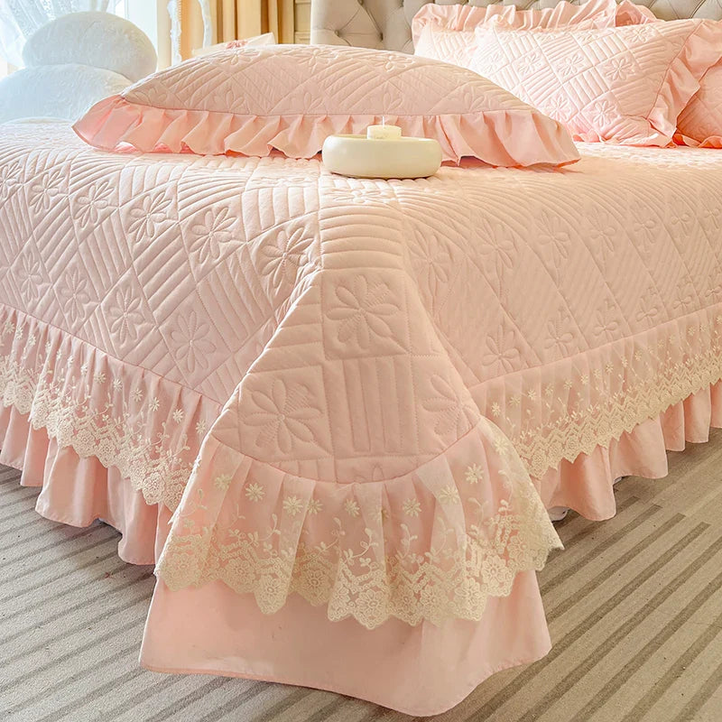 Afralia™ Lace Ruffles Quilted Bedspread Set with Pillowcases