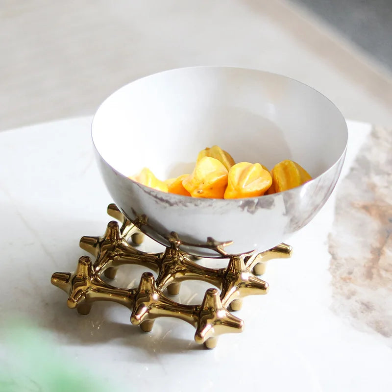 Afralia™ Geometric Mesh Fruit Tray: Golden Grid Snack Bowl & Desktop Organizer