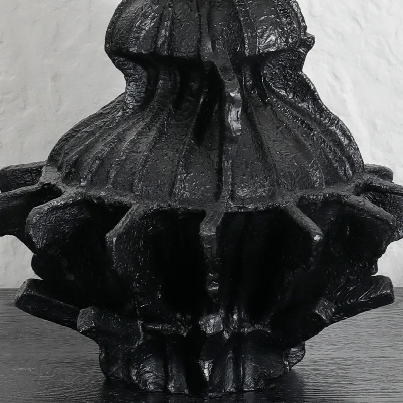 Afralia™ Abstract Pleated Gear Resin Flower Vase - Home Decoration & Arrangement