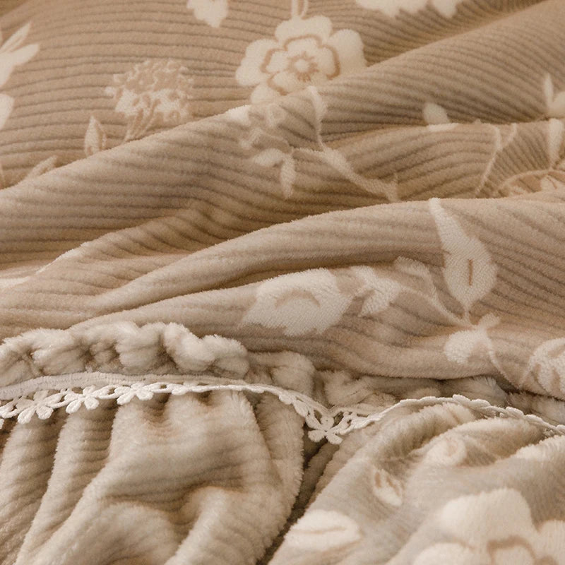 Afralia™ Vintage Flowers Ruffles Bedding Set in White Lace Design