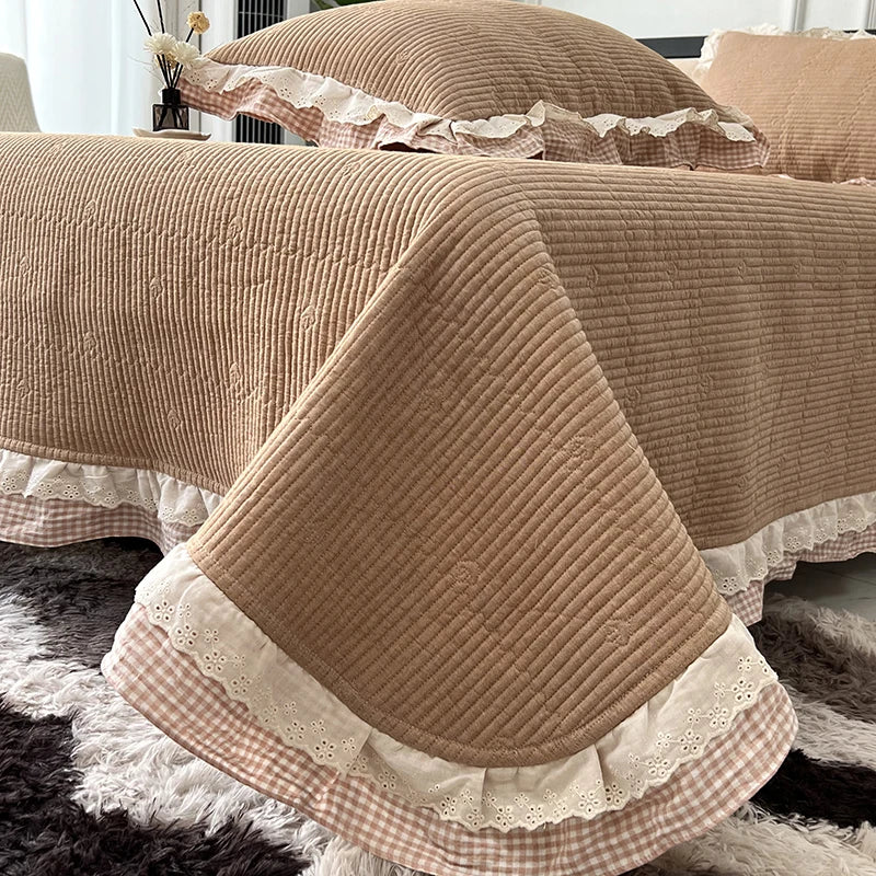 Afralia™ Lace Ruffles Quilted Bedspread Set with Pillowcases Queen Size