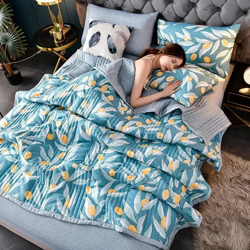 Afralia™ Quilted Queen Size Comforter 150x200 - Soft, Machine Washable, Summer Blanket