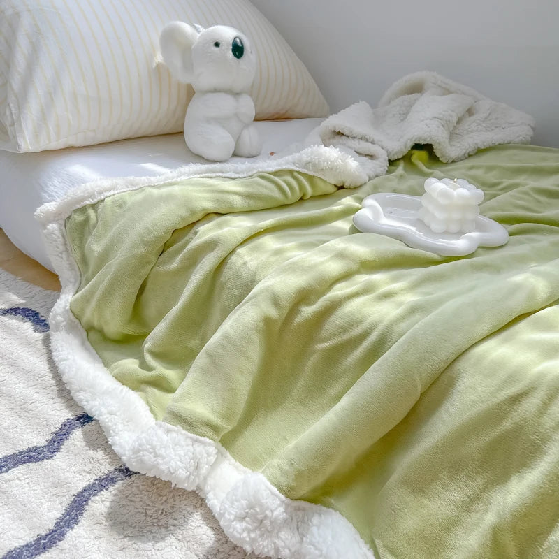Afralia™ Plush Lamb Wool Bed Blanket, Soft Cozy Velvet, Warm Fluffy Flannel, 150x200cm, 200x230cm