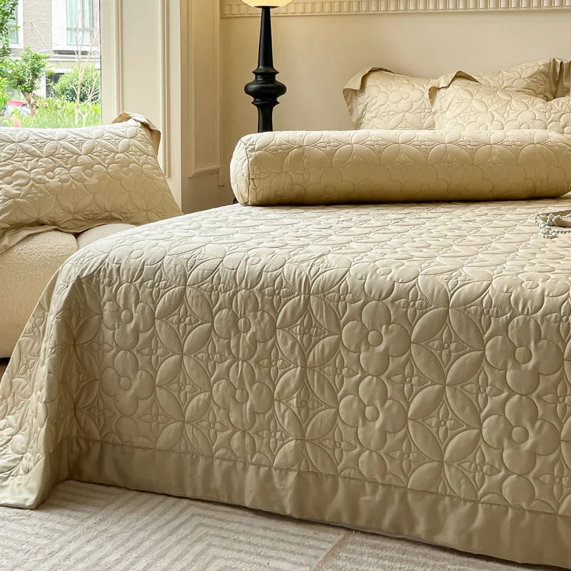 Afralia™ Eucalyptus Fiber Bedspread for a Cooling, Silky Bed Experience