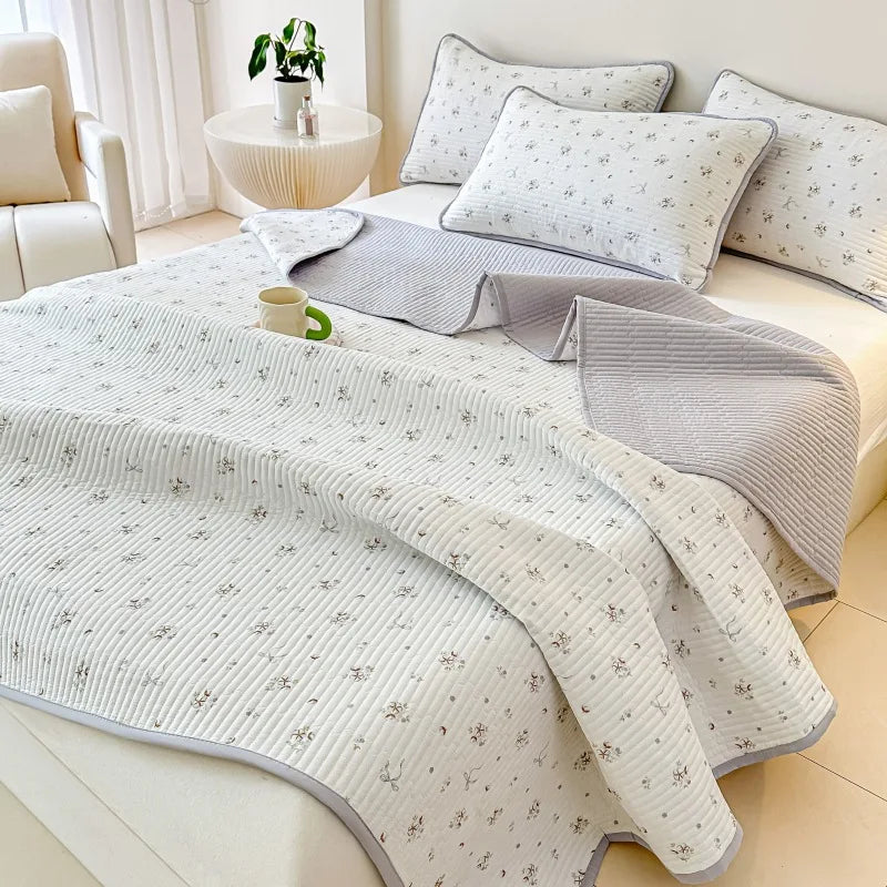 Afralia™ Rural Floral Print Reversible Quilted Bedspread for All Seasons