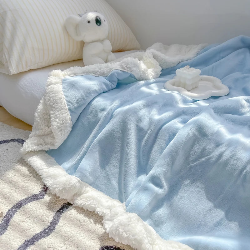 Afralia™ Plush Lamb Wool Bed Blanket, Soft Cozy Velvet, Warm Fluffy Flannel, 150x200cm, 200x230cm