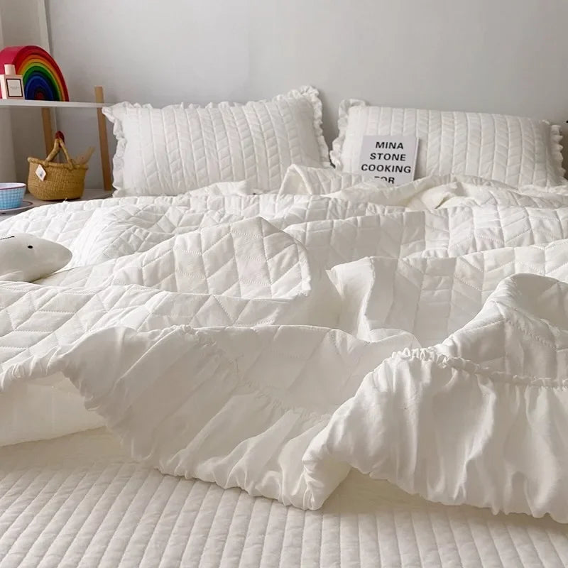 Afralia™ Princess Pleated Quilts Soft Skin-friendly Thin Blanket