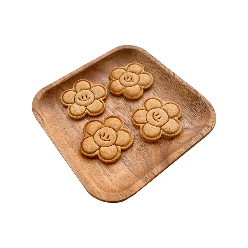 Afralia™ Smiling Flower Cookie Cutter - DIY Fondant Cake Biscuit Mold - Pastry Bakeware