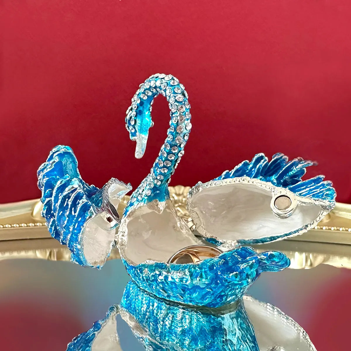 Afralia™ Swan Figurine Jewelry Box: Elegant Collectible Ring Holder & Ornament.
