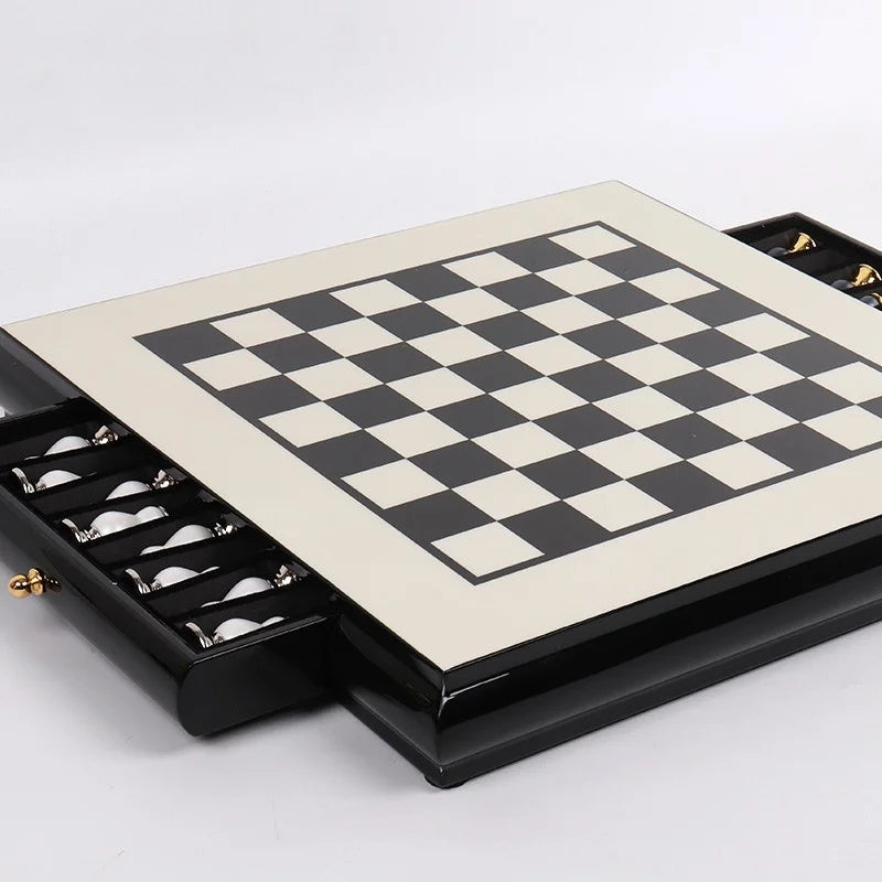 Afralia™ Handmade Wooden Chess Set with Zinc Alloy King & Queen - Plaid Design