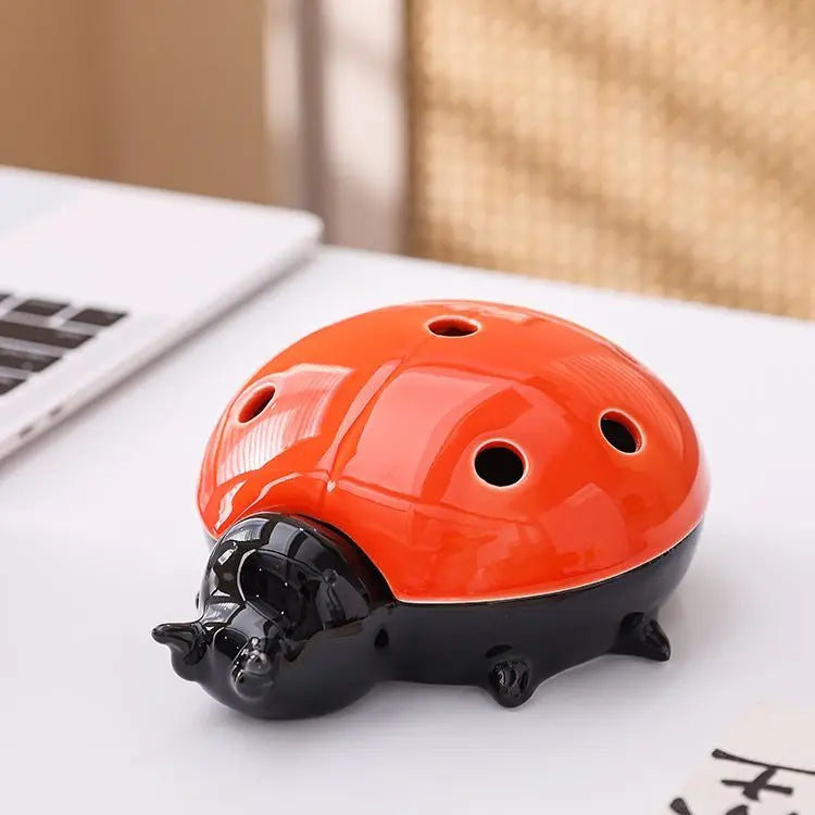 Afralia™ Seven Star Ladybug Ashtray: Cartoon Animal Ceramic Car Decor Gift