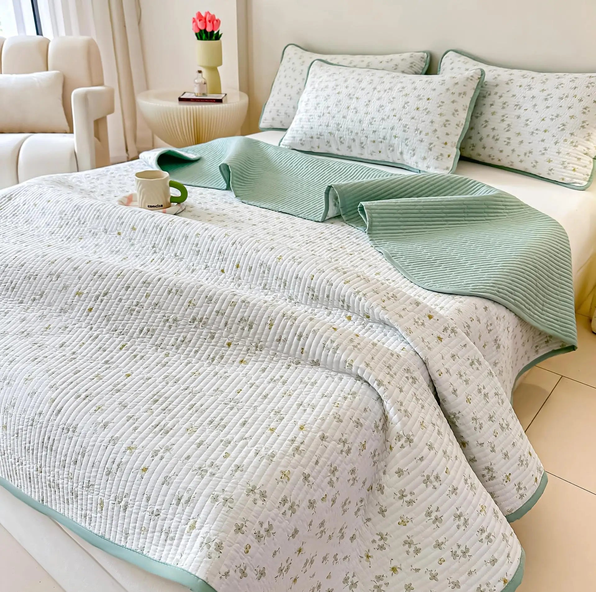 Afralia™ Rural Floral Print Reversible Quilted Bedspread for All Seasons