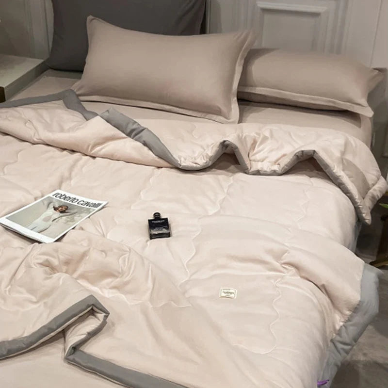 Afralia™ Lightweight Summer Quilt Queen Size 180x220, Soft & Breathable Duvet Blanket