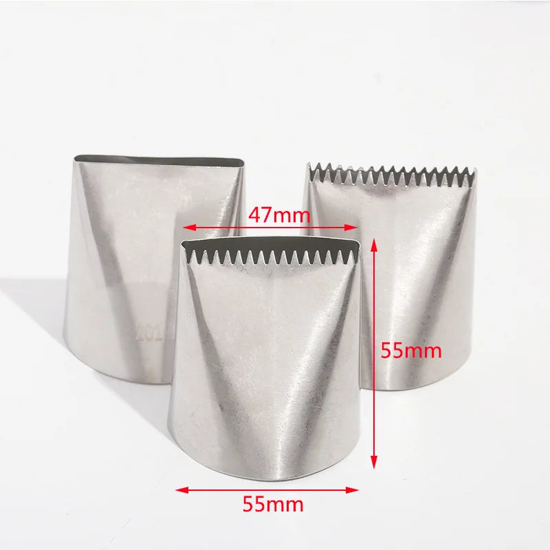 Afralia™ Extra-large Stainless Steel Zigzag Cake Decoration Nozzle for Birthdays & Parties