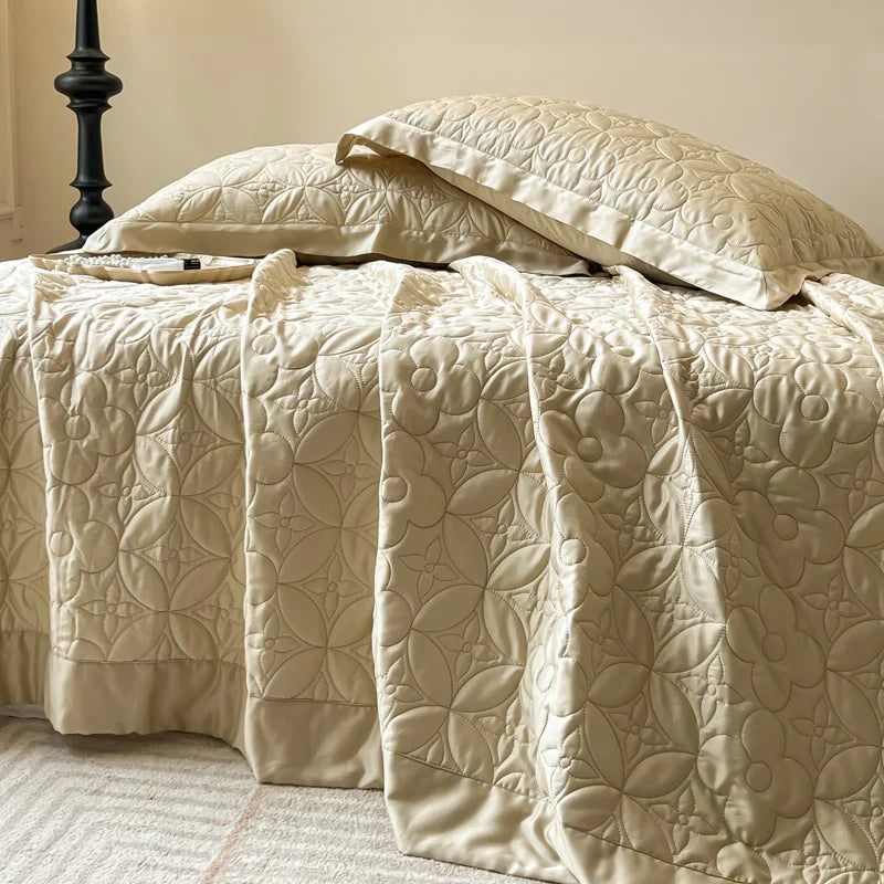 Afralia™ Eucalyptus Fiber Bedspread for a Cooling, Silky Bed Experience