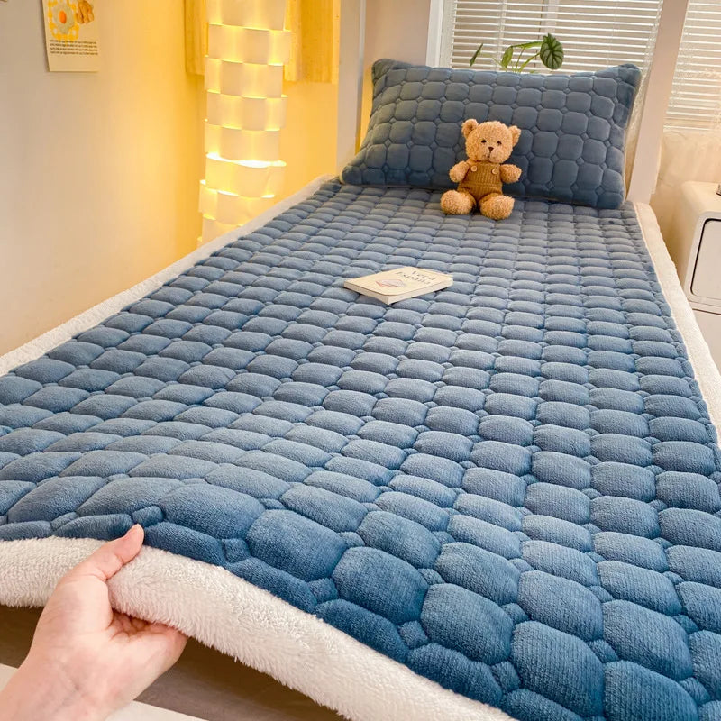 Afralia™ Winter Milk Velvet Bedspread King Size Quilted Mattress Pad Mattress Protector