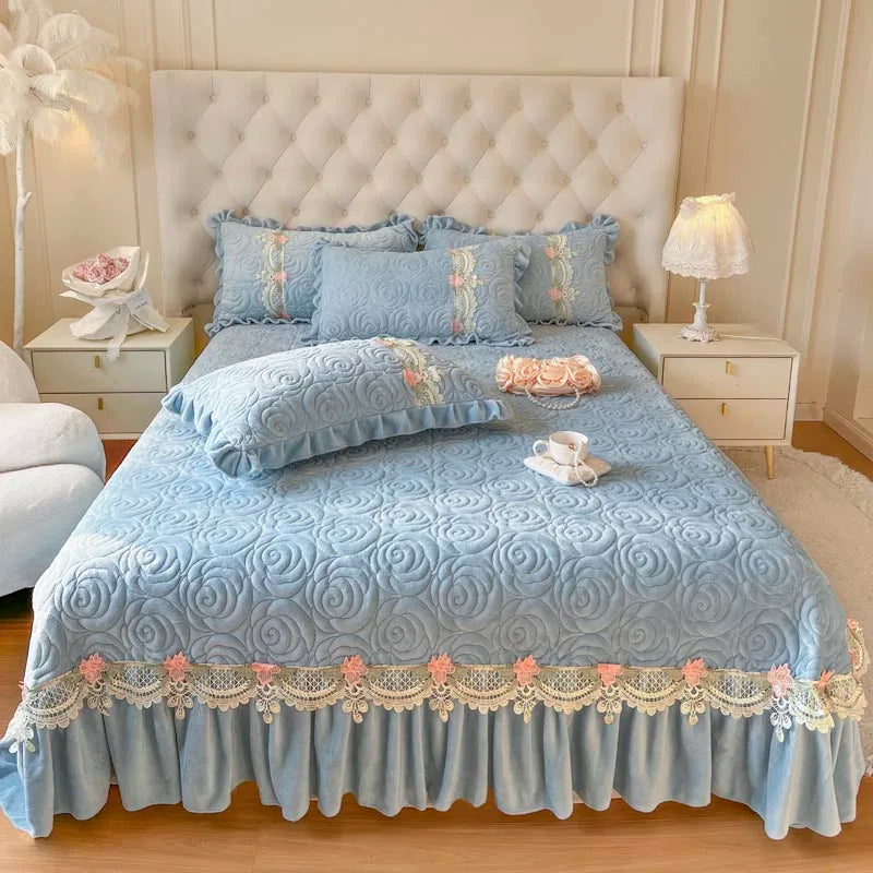 Afralia™ Velvet Floral Lace Quilted Bedding Set With Pillowcases