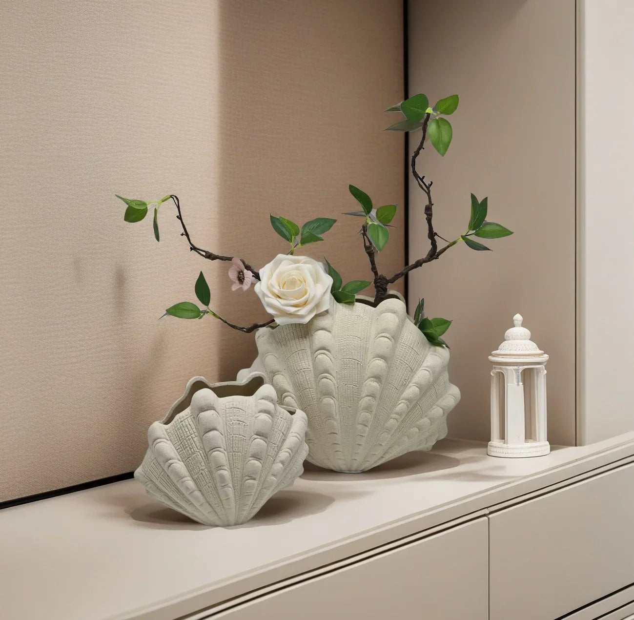 "Afralia™ Ceramic Clam Shell Vase for Home Decor and Terrarium Arrangements"