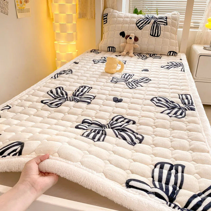 Afralia™ Winter Milk Velvet Bedspread King Size Quilted Mattress Pad Mattress Protector